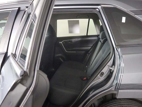 Used 2020 Toyota RAV4 LE FWD image 27
