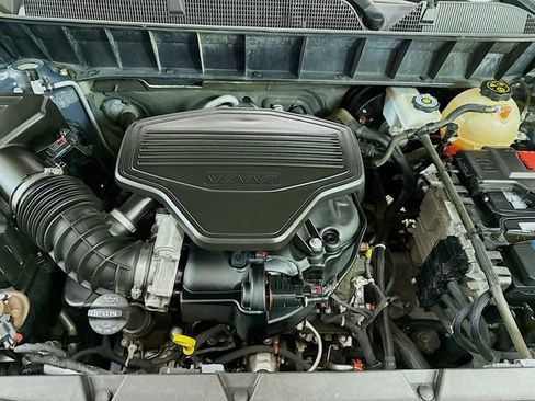 Used 2019 GMC Acadia SLE image 31