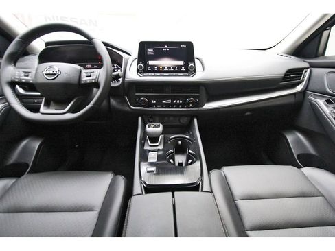 Used 2026 Nissan Rogue SV FWD image 7
