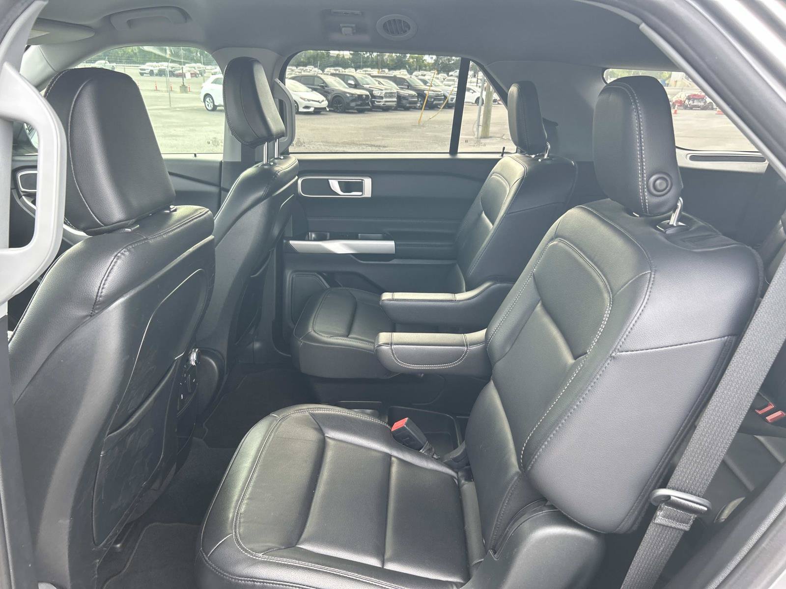 Used 2020 Ford Explorer XLT w/ Equipment Group 202A RWD image 26