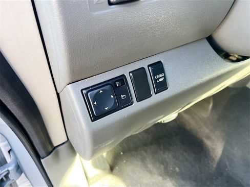 Used 2020 Nissan Frontier SV image 10