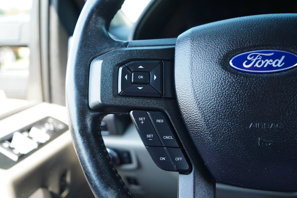 Used 2019 Ford F150 XLT w/ Equipment Group 302A Luxury AWD/4WD image 33