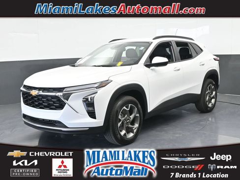 Used 2025 Chevrolet Trax LT w/ LT Convenience Package image 1