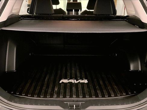 Used 2020 Toyota RAV4 LE w/ All Weather Liner Package image 33