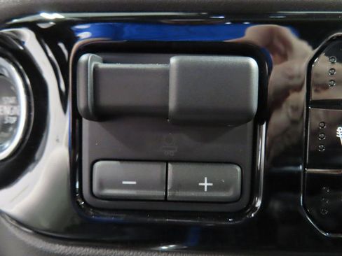 Used 2023 GMC Sierra 1500 SLT w/ SLT Premium Plus Package image 65