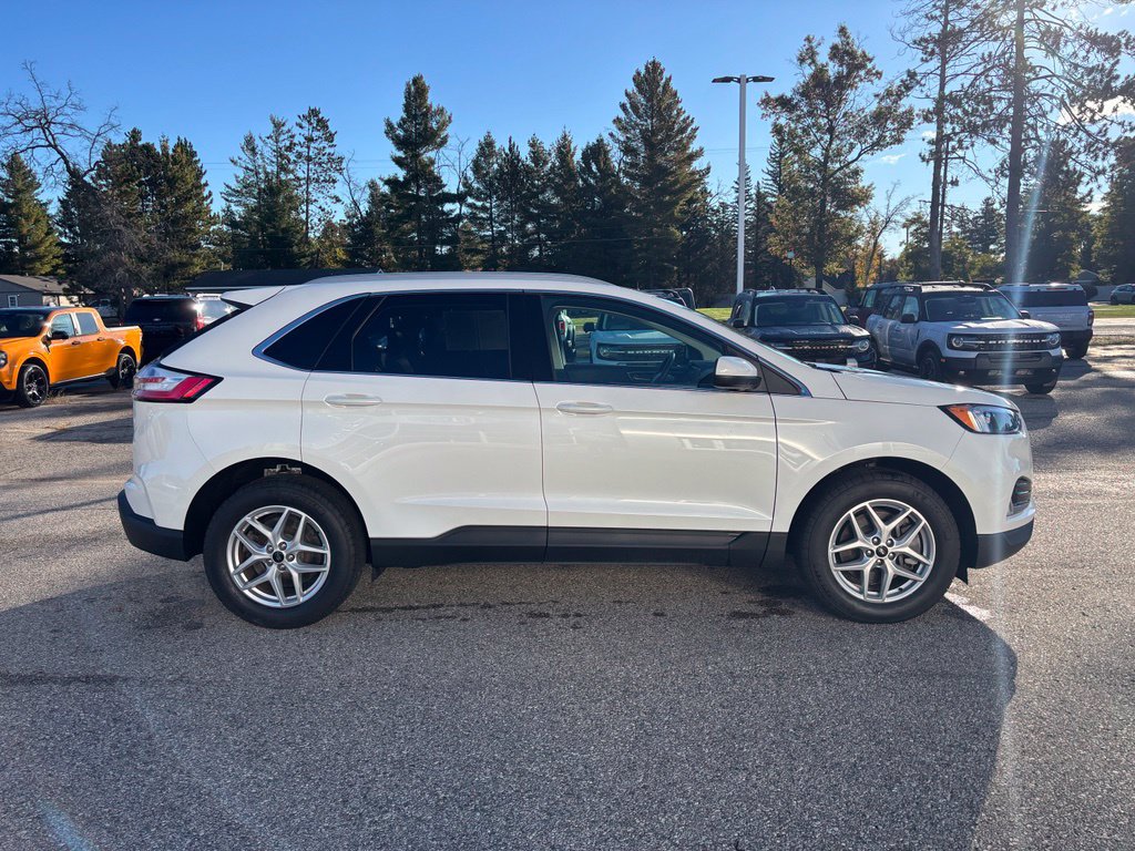 Used 2024 Ford Edge SEL w/ Convenience Package AWD/4WD image 2