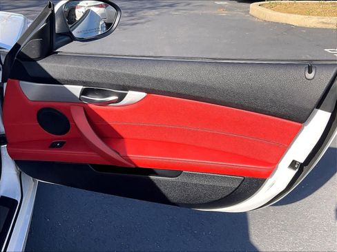 Used 2016 BMW Z4 sDrive35i image 25