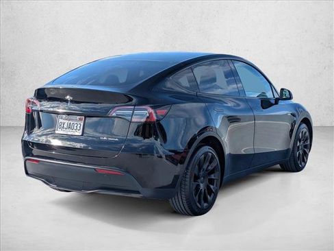 Used 2021 Tesla Model Y Long Range image 5