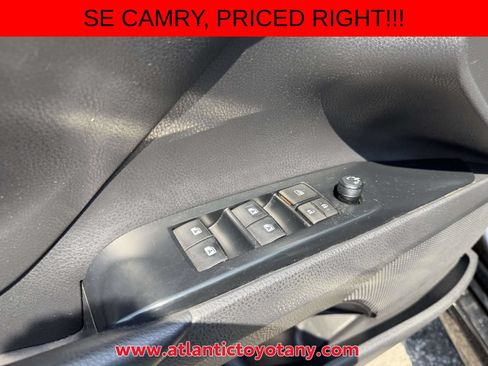 Used 2019 Toyota Camry SE w/ Convenience Package FWD image 24