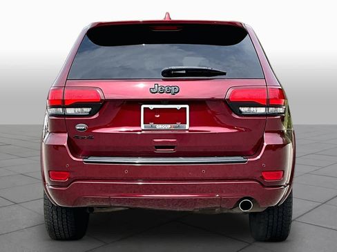 Used 2018 Jeep Grand Cherokee Altitude AWD/4WD image 5