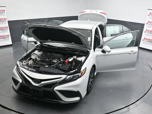 Used 2023 Toyota Camry SE image 41