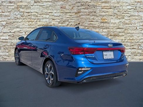 Used 2019 Kia Forte LXS FWD image 4