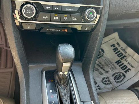 Used 2019 Honda Civic Touring image 38