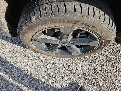 Used 2023 Jeep Grand Cherokee L Limited w/ Black Appearance Package image 13