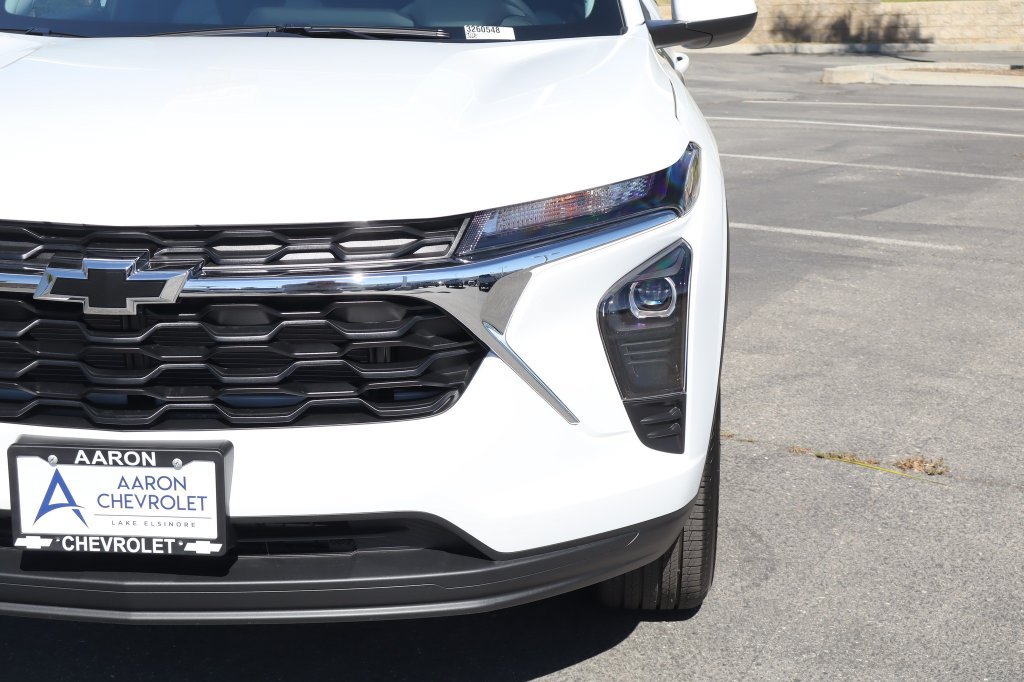 New 2026 Chevrolet Trax LS w/ LS Convenience Package FWD image 10