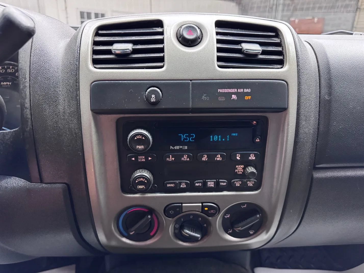 Used 2012 Chevrolet Colorado LT RWD image 19
