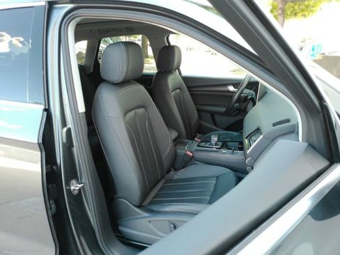 Used 2022 Audi Q5 2.0T Premium Plus w/ Premium Plus Package AWD/4WD image 21