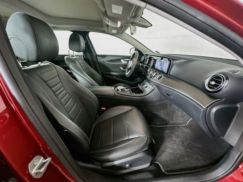 Used 2018 Mercedes-Benz E 400 4MATIC Wagon w/ Premium 1 Package image 32