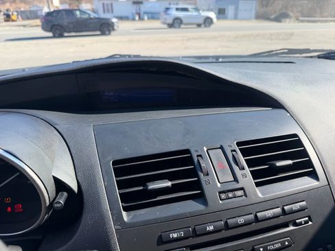 Used 2012 MAZDA MAZDA3 i Sport image 23