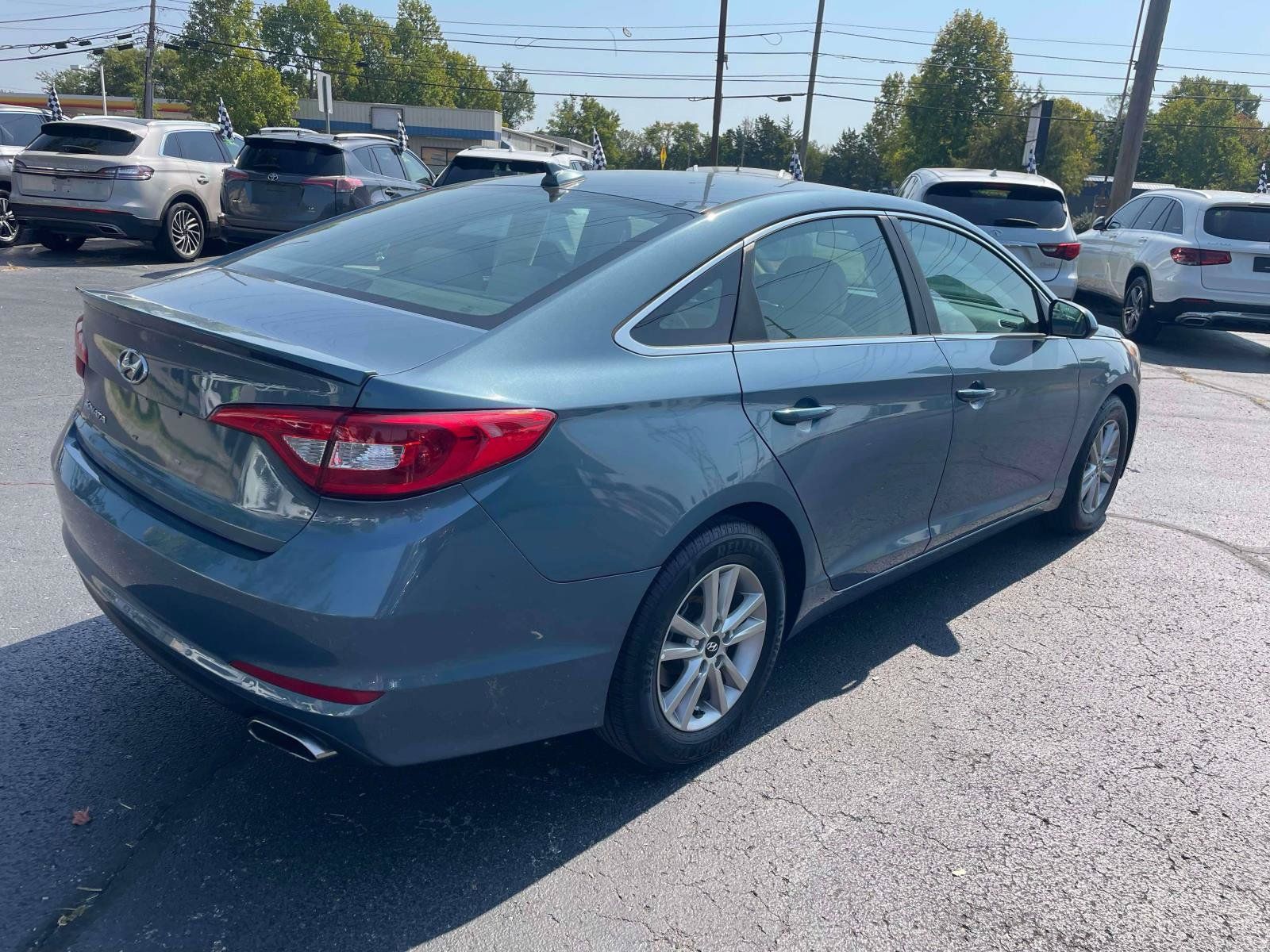 Used 2017 Hyundai Sonata SE FWD image 8