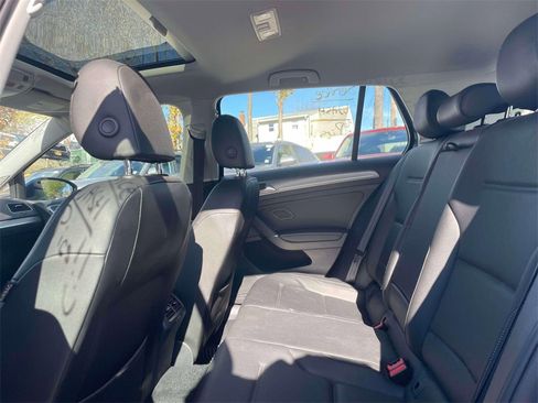 Used 2016 Volkswagen Golf SE w/ Lighting Package image 10