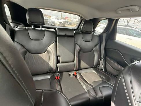 Used 2020 Jeep Cherokee Trailhawk w/ Comfort/Convenience Group image 8