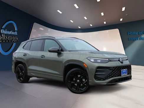 New 2026 Volkswagen Tiguan SE R-Line image 2