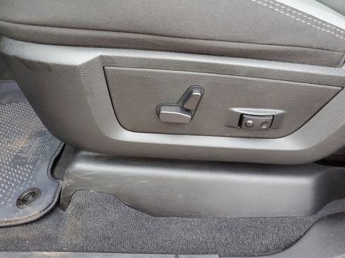 Used 2024 RAM 2500 Big Horn w/ Safety Group image 9