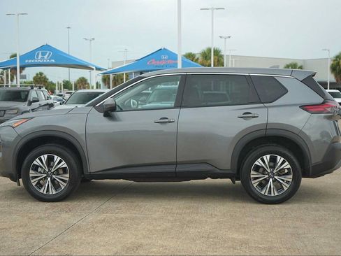 Used 2022 Nissan Rogue SV AWD/4WD image 3