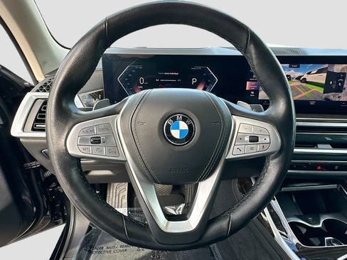 Used 2023 BMW X7 xDrive40i image 11