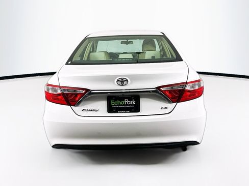Used 2015 Toyota Camry XLE image 7