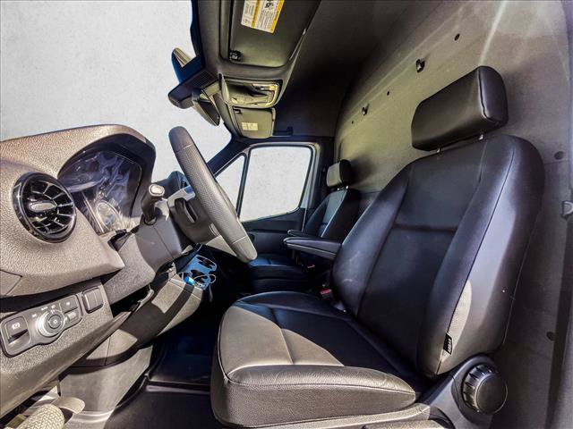 Used 2024 Mercedes-Benz eSprinter 170 Cargo image 15