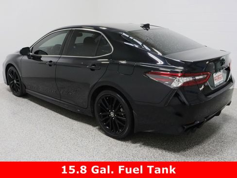 Used 2023 Toyota Camry XSE image 9