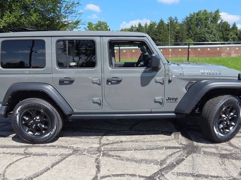 Used 2022 Jeep Wrangler Unlimited Sport AWD/4WD image 2