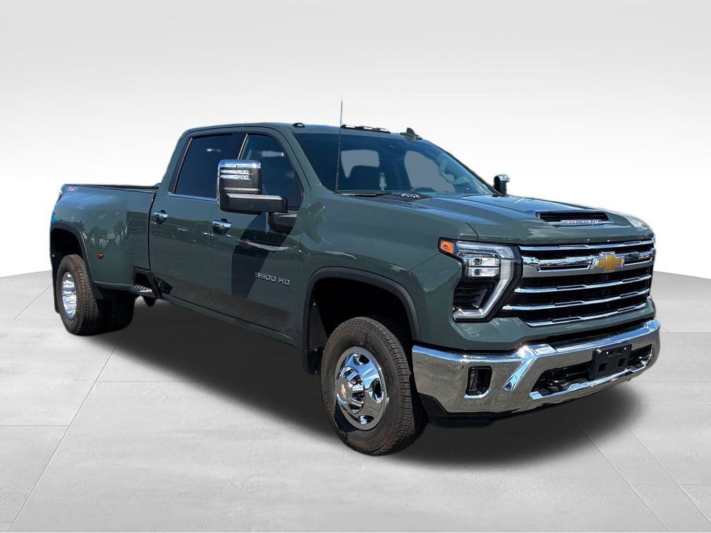 Used 2026 Chevrolet Silverado 3500 LTZ AWD/4WD image 7