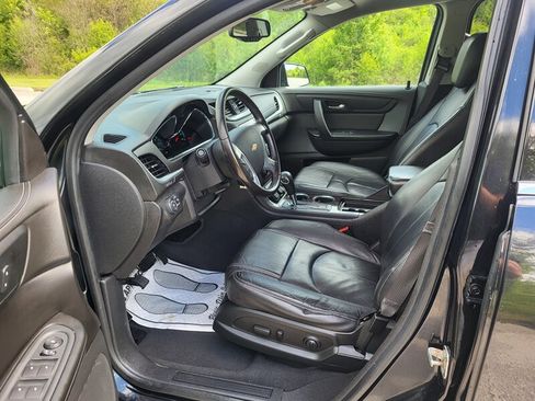 Used 2015 Chevrolet Traverse LT w/ LPO, 'HIT The Road' Package AWD/4WD image 11