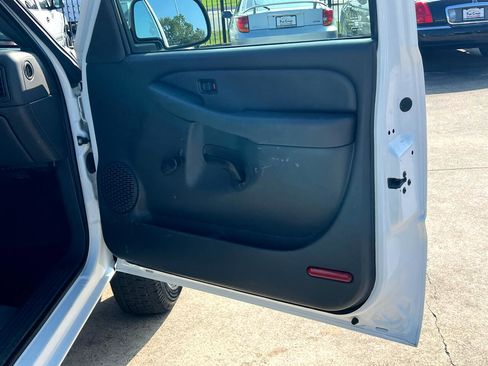 Used 2004 GMC Sierra 2500 W/T image 26