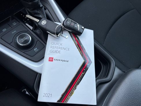 Used 2021 Toyota RAV4 LE image 45