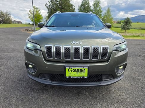 Used 2019 Jeep Cherokee Latitude w/ Popular Appearance Group AWD/4WD image 2