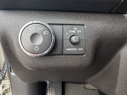 Used 2015 GMC Acadia SLE image 11