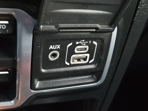 Used 2018 Jeep Wrangler Unlimited Sport S image 9