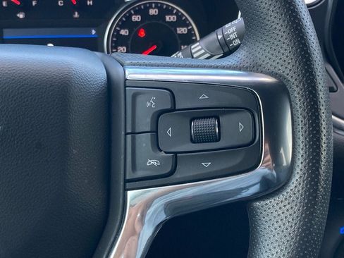 Used 2025 Chevrolet Blazer LT FWD image 17