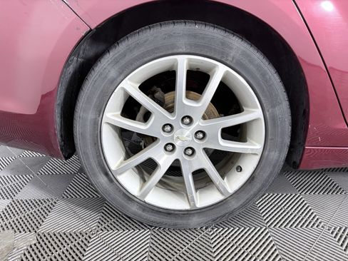 Used 2009 Chevrolet Malibu LTZ w/ Rear Power Package image 13