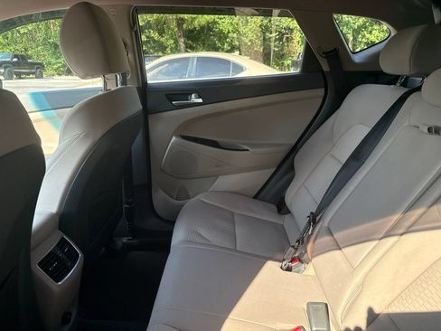 Used 2019 Hyundai Tucson Sport FWD image 11