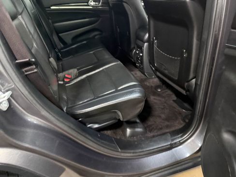 Used 2018 Jeep Grand Cherokee Overland image 60