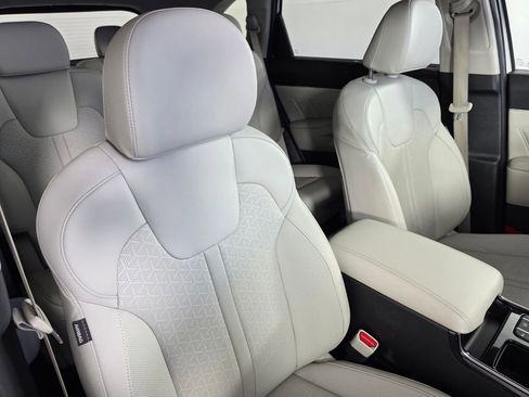 Used 2023 Kia Sorento SX Prestige image 34