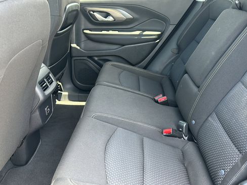 Used 2023 GMC Terrain SLE w/ Elevation Edition image 18