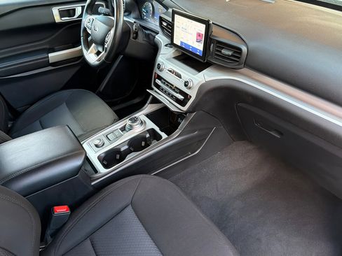 Used 2023 Ford Explorer XLT image 17