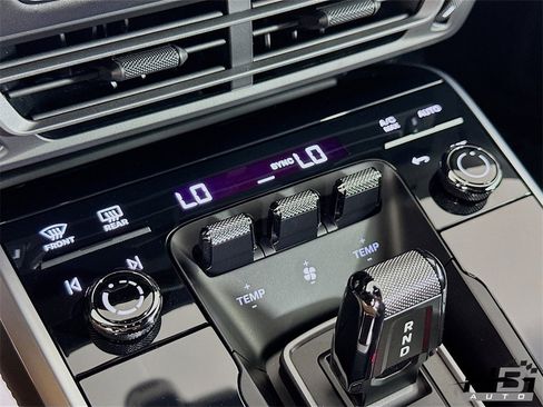 Used 2022 Porsche 911 Turbo S image 13