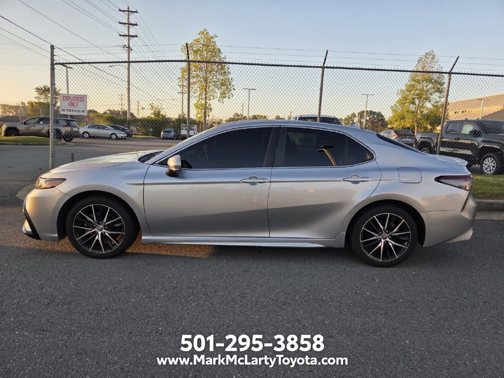 Used 2024 Toyota Camry SE FWD image 7